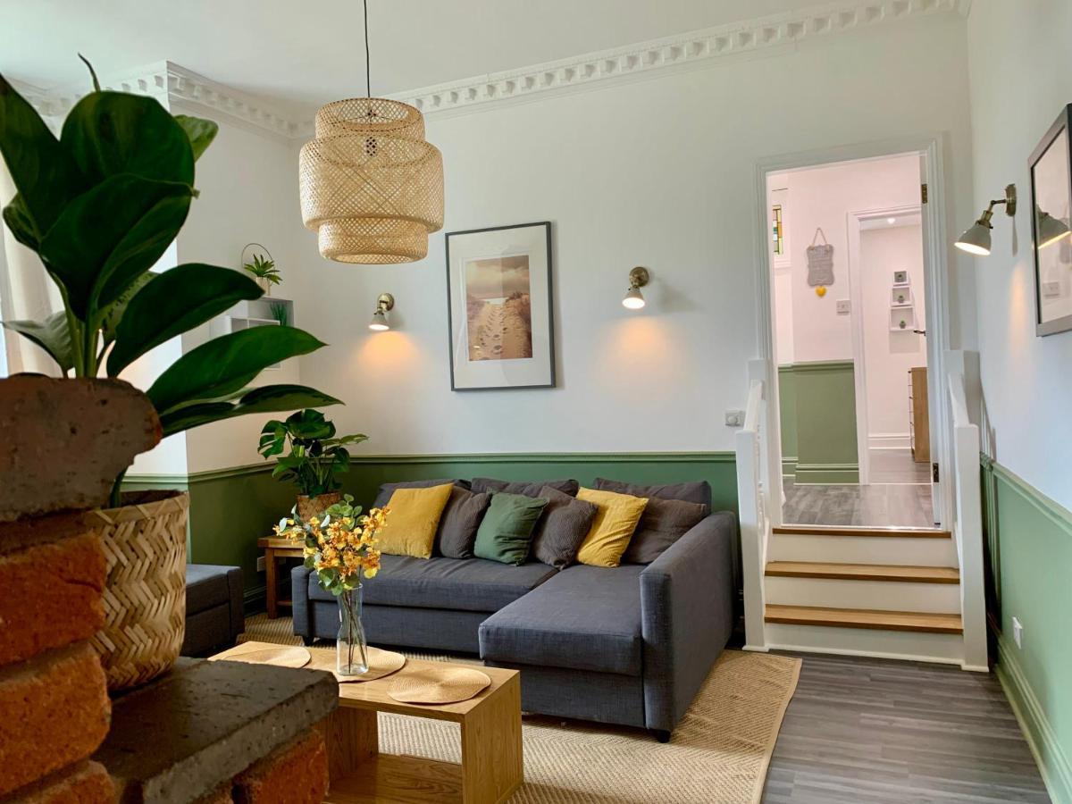 Stunning Rural Apartment - Sleeps 4 - Parking 利奇菲尔德 外观 照片
