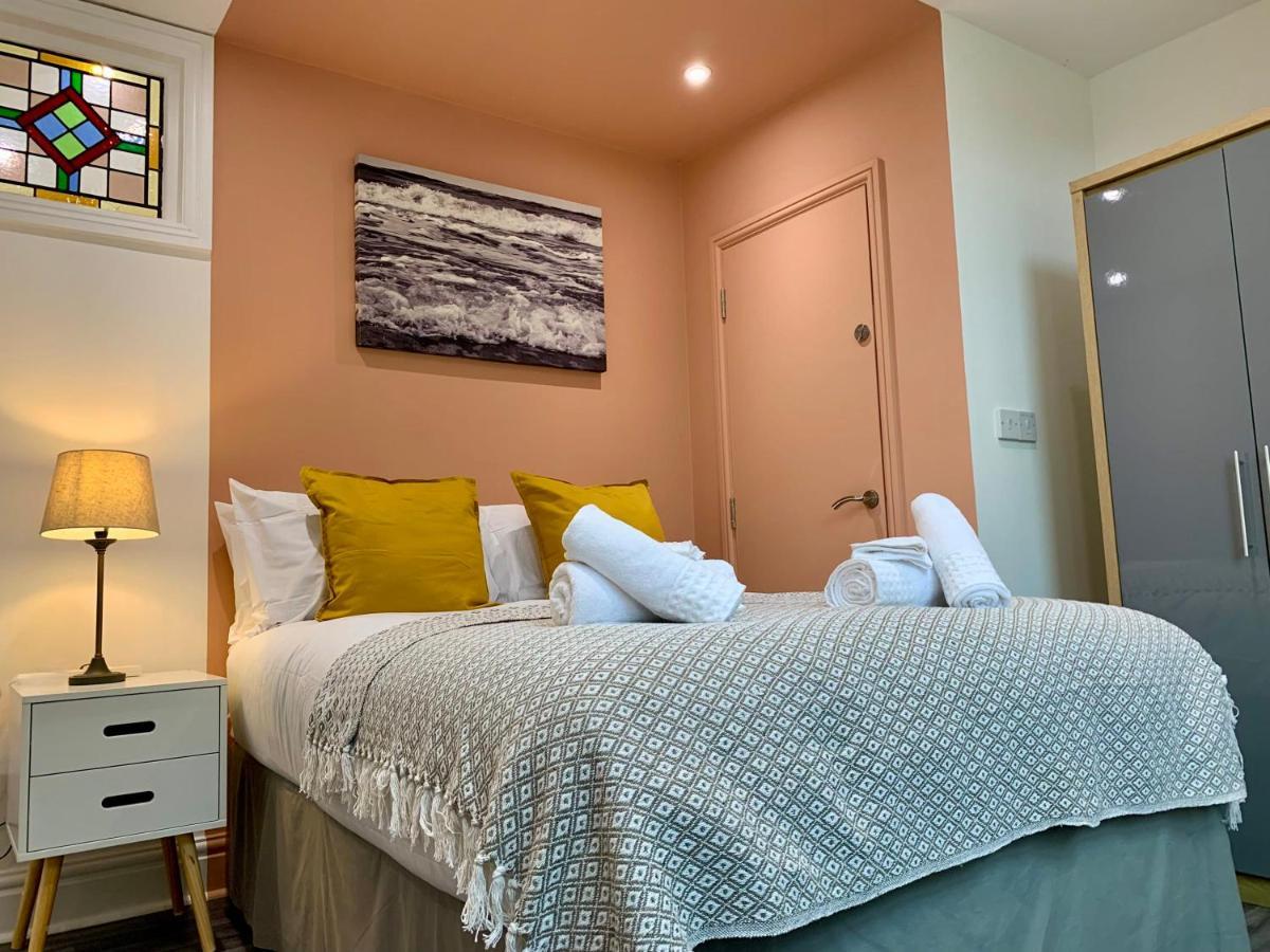 Stunning Rural Apartment - Sleeps 4 - Parking 利奇菲尔德 外观 照片